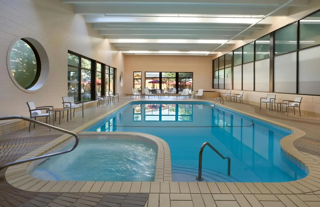 Four Points By Sheraton Toronto Airport-1